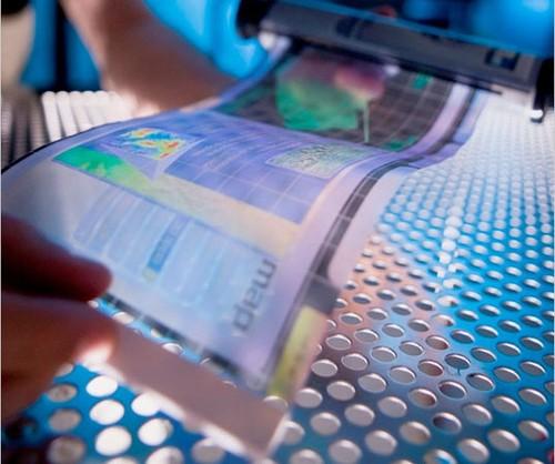 用这样的“布”做衣服，把显示器“穿”上身